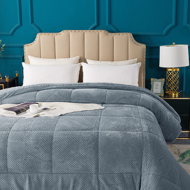  Microfiber Reversible Comforter Super Ultra Soft Luxury Plush Sherpa, Machine Washable, King Comforter, Grey Blue