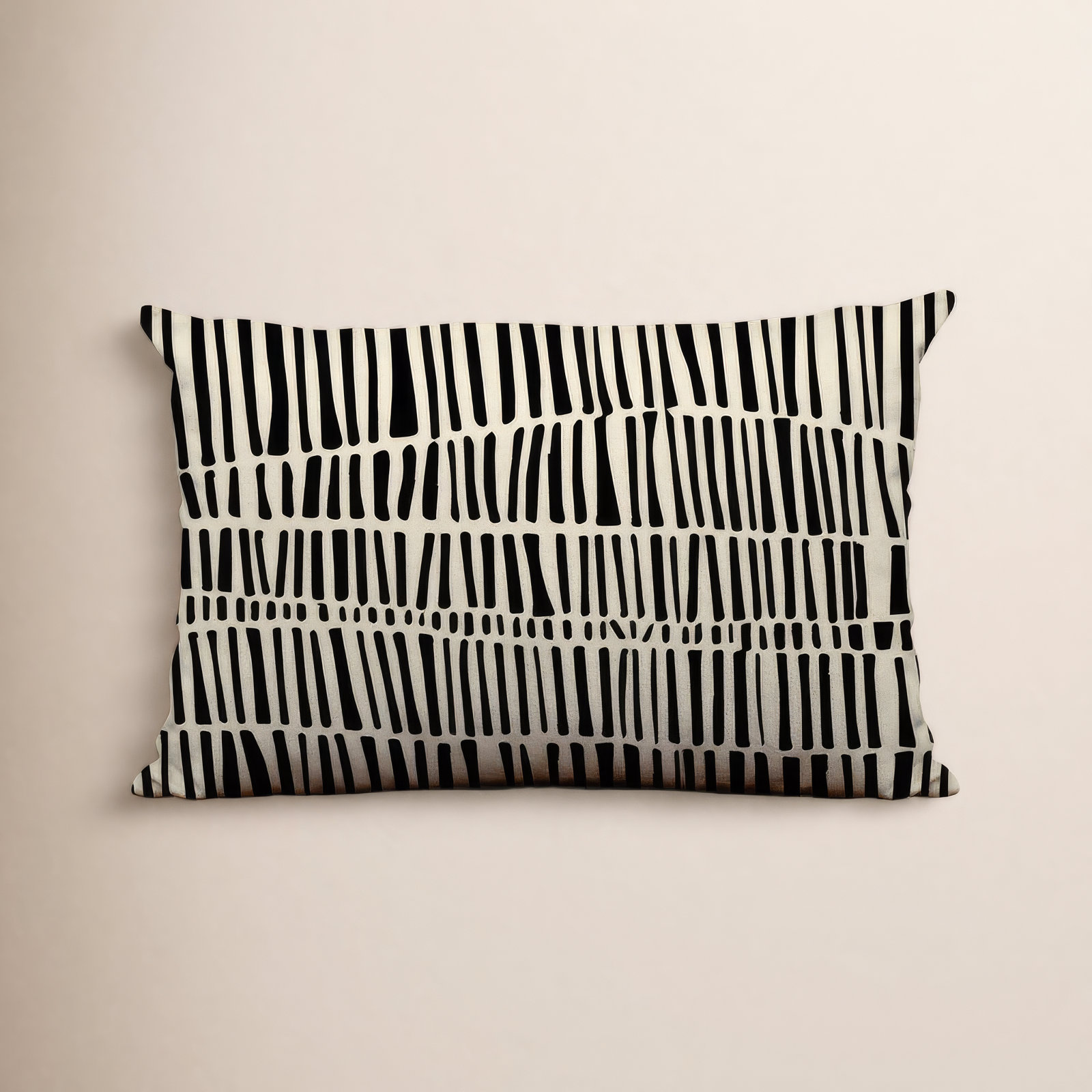 Ikom 25" x 18" Pillow Cover and Insert, Black, 18"H x 25"W
