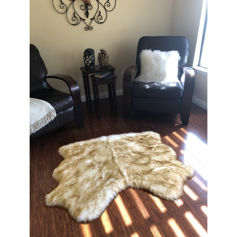 Wick St Lawrence Performance Sheepskin Indoor Rug, Novelty 3' x 3'6"