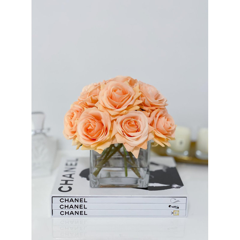Roses dans un vase, Orangé