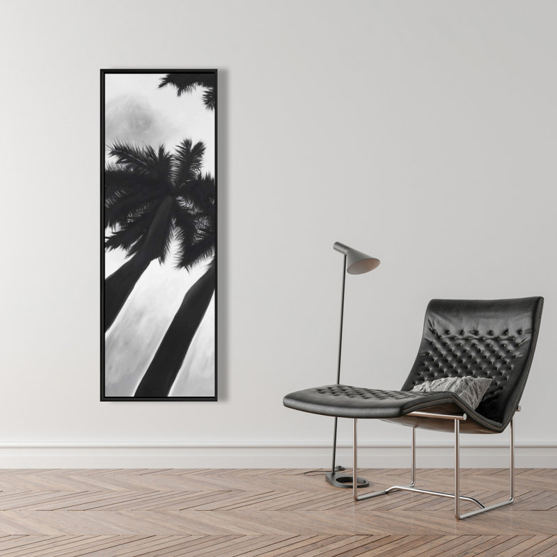 Toile de palmiers monochromes | Bord de mer, art mural, 49.25" H x 17.25" W