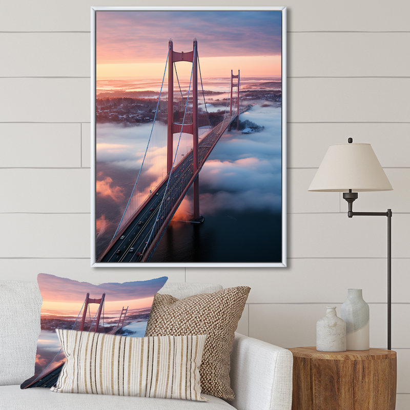 «Blue and Pink Bridge Sunset Views 2», Cadre doré simple, H 44 po x l 34 po x P 1,5 po