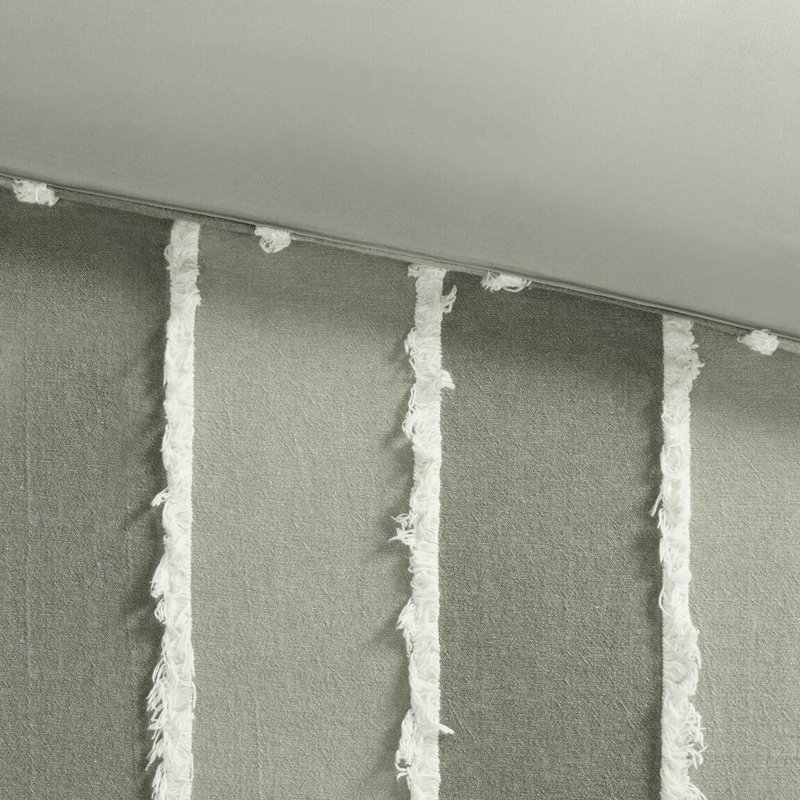 615220584-E60E Comforter