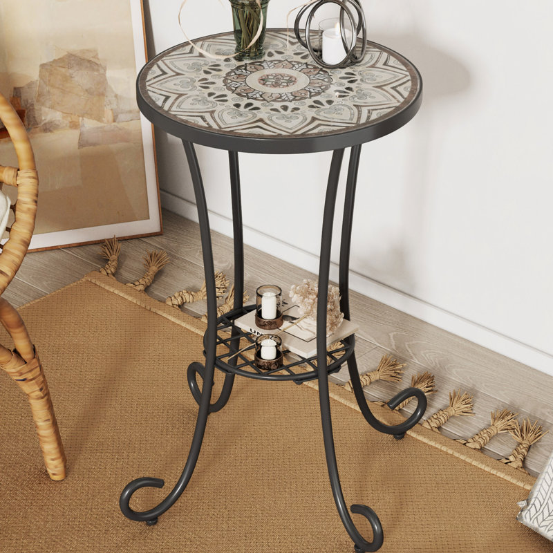Table d'appoint de patio avec tablette