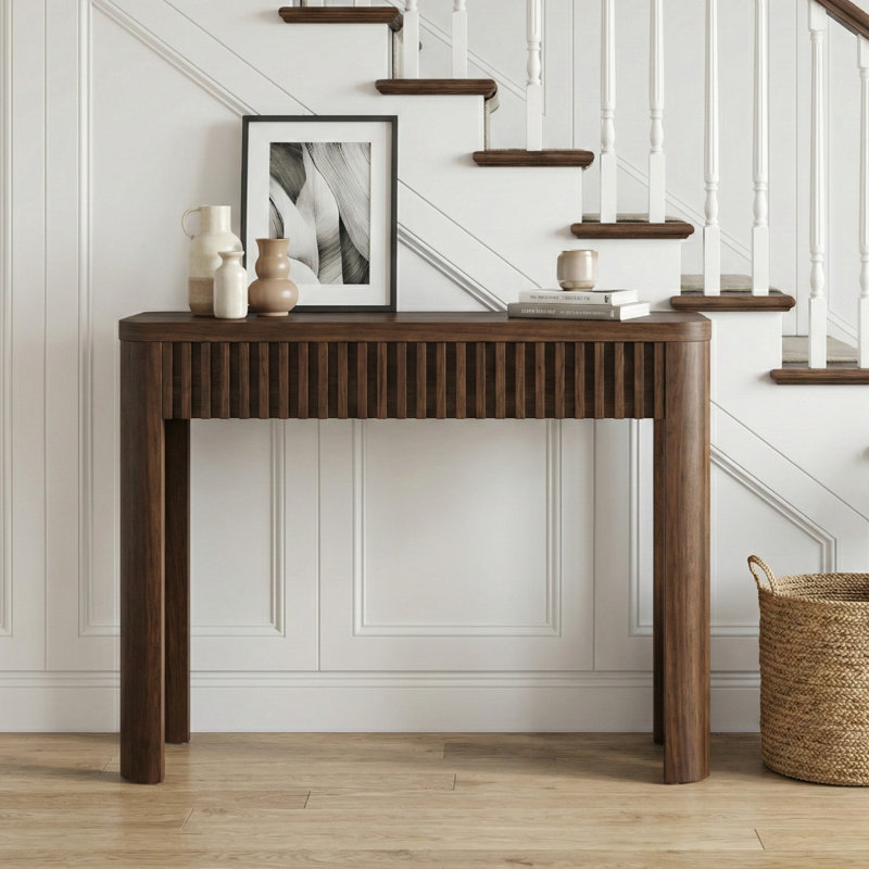 Console cannelée de 39 po de style moderne Mid-Century Abdel, Noyer, H 29,5 po x l 39,4 po x P 11,8 po
