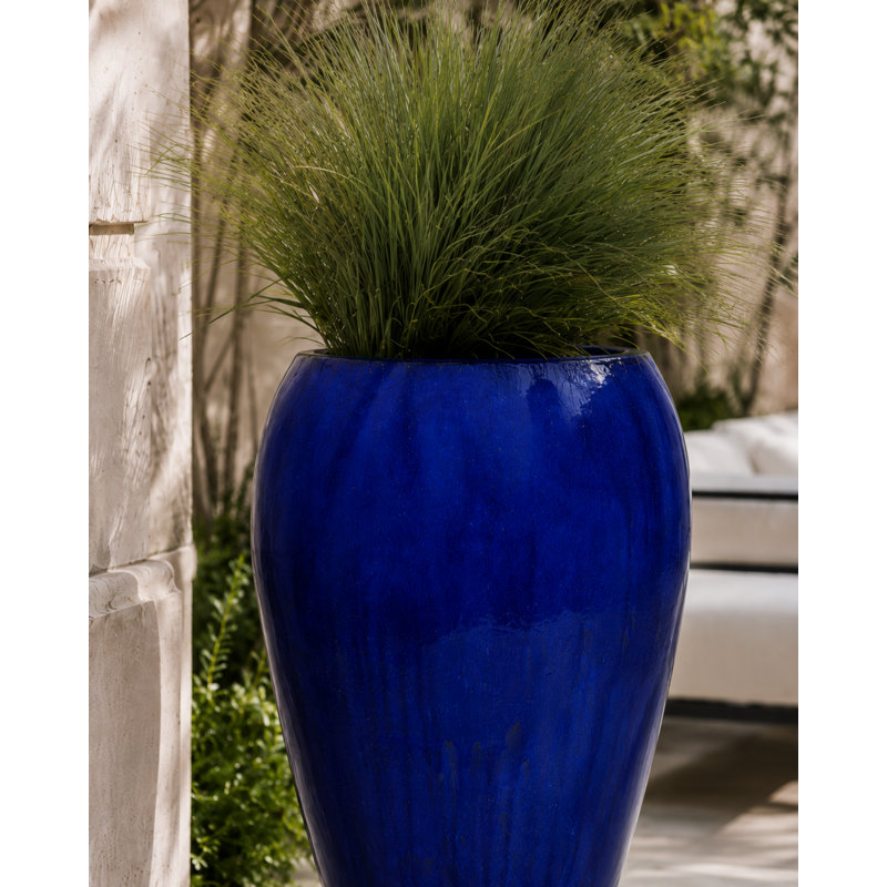 Vase Citizen de 48 cm (19 po) - Bleu tombant, 28" H x 19" W x 19" D, Blue