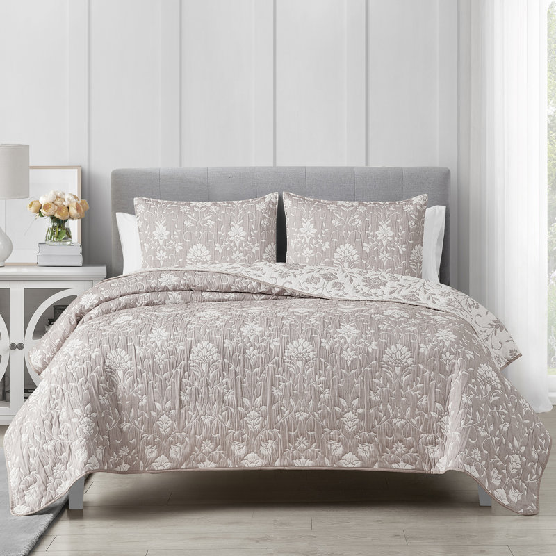 CEDAR COURT Jasper Taupe Soft Woven Matelasse Jacquard Cotton Blend Quilt Set, King Quilt + 2 King Shams