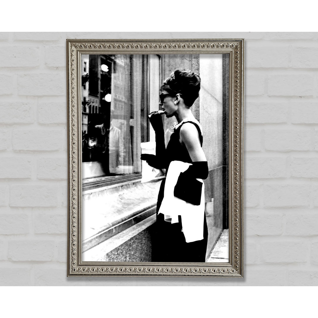 Audrey Hepburn Window Shopping - Einzelner Bilderrahmen Kunstdrucke