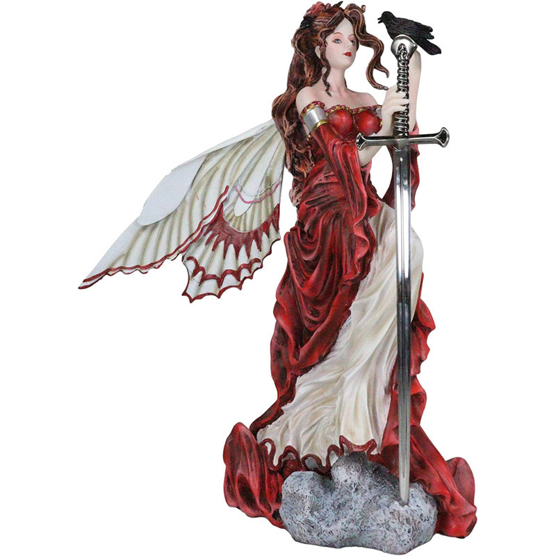 Edsil Raven Fey, robe médiévale fée tenant une épée