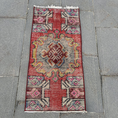 Handmade Vintage Turkish Rug with Oushak Design in Red - Ideal for Boho Style Home Decor