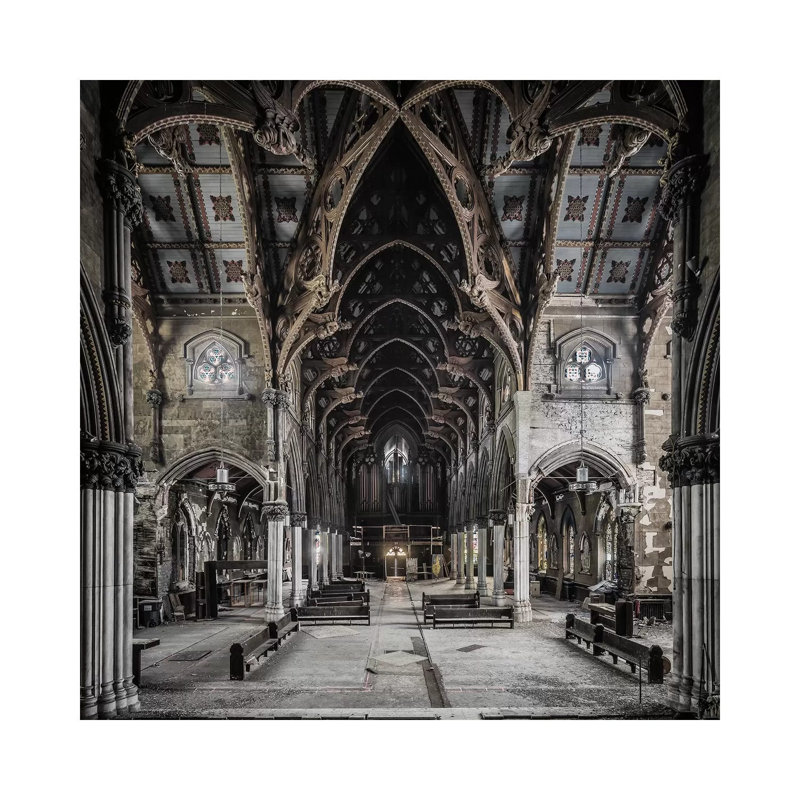 «Gothic Church», impression sur toile tendue, H 12 po x l 12 po x P 0,75 po