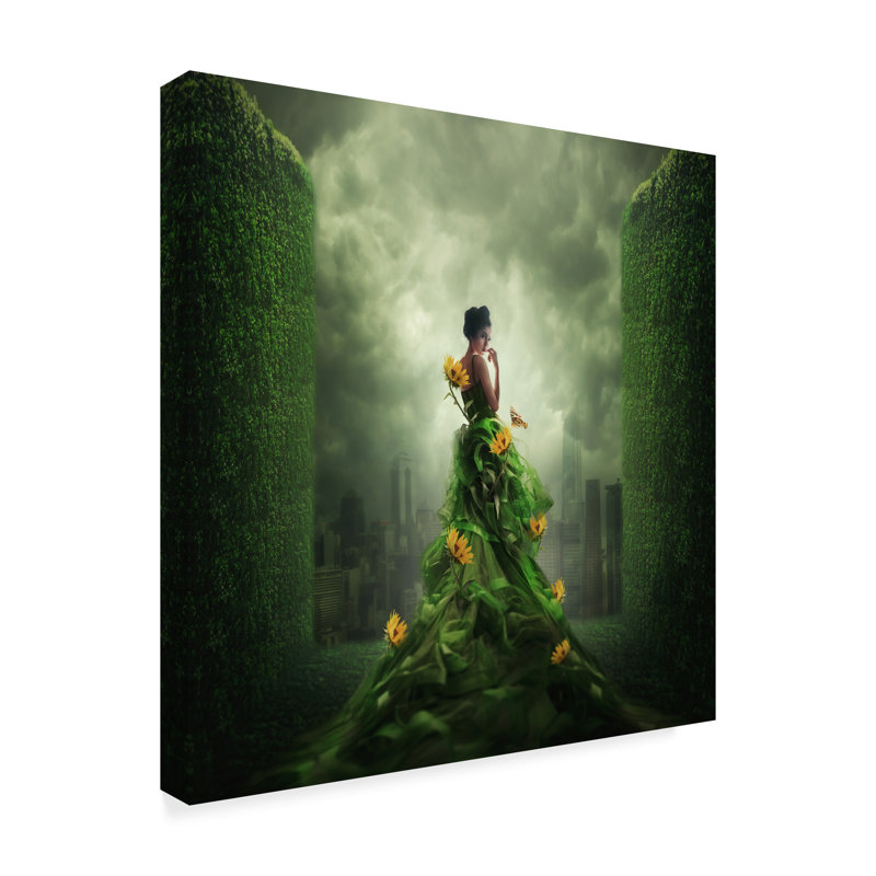 «Go Green Woman» par Hardibudi, reproduction de photo sur toile, H 35 po x l 35 po x P 2 po