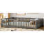 Grand lit plateforme en bois de pin pour enfants avec garde-corps de sécurité et porte d'entrée, grain de bois gris classique