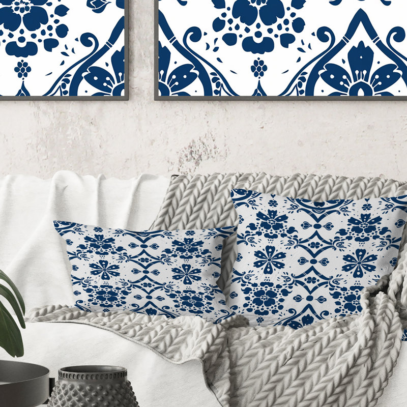 «Blue I Traditional Flower Mosaic Beauty I», coussin lombaire traditionnel
