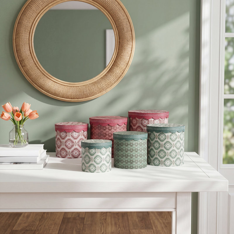Paper Nesting Gift Boxes With Scalloped Lids