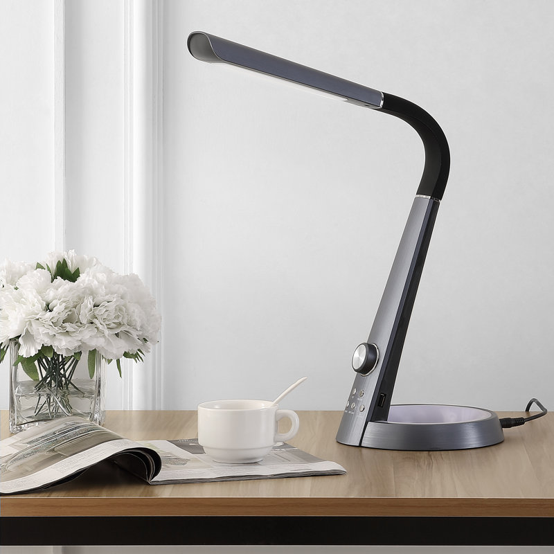 Lampe de bureau 19 po avec USB Stickel, Noir