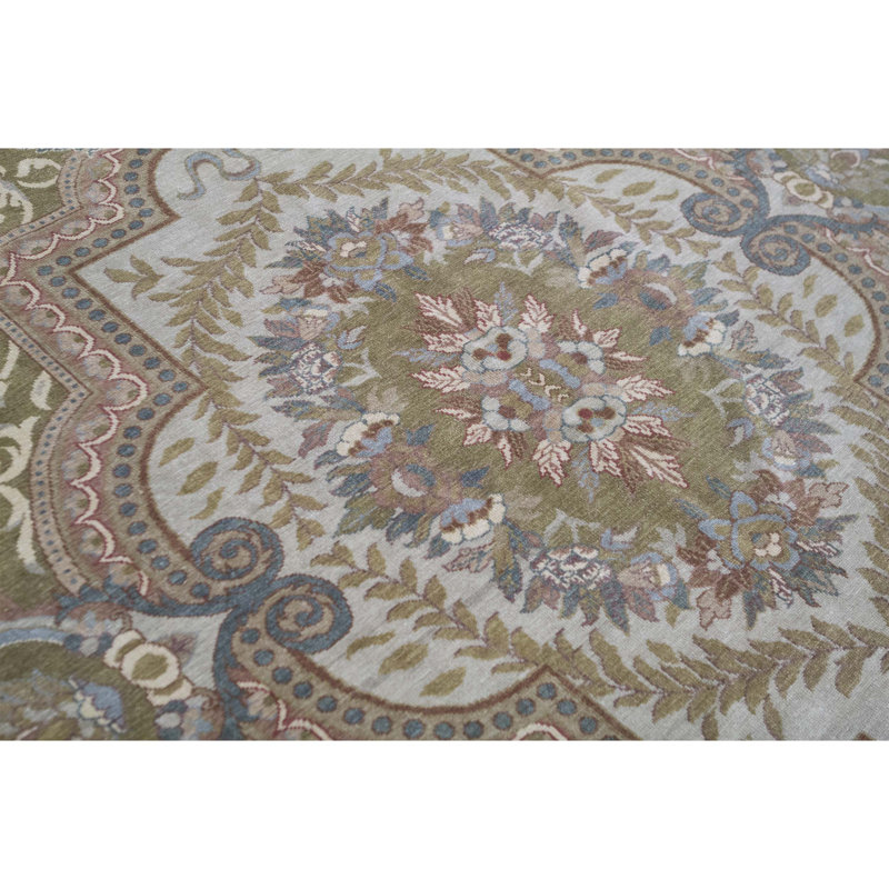 Wool Oriental Area Rug in Beige/Olive Green