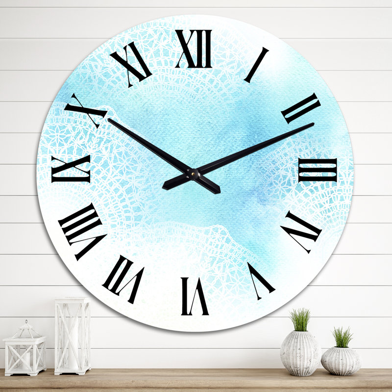 Dentelle blanche sur fond bleu clair - horloge murale moderne, Surdimensionné
