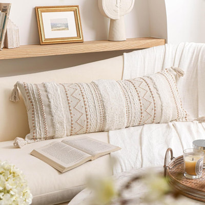 This Bohemian-Style Long Lumbar Pillowcase Is Decorative And Practical, Ideal For Beds, Living Rooms And Sofas.