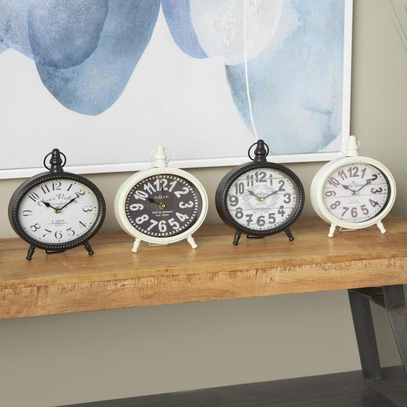 Horloge noire en métal