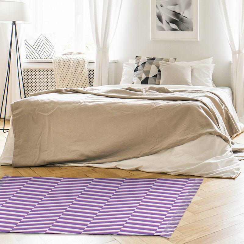 Tapis à rayures mauves, Non
