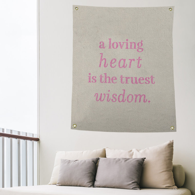Tapisserie en polyester pour l’amour et le témoignage de la sagesse, H 36 po x l 26 po, Blanc / Rose
