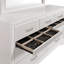 Commode et commode de chambre décorative-351049034