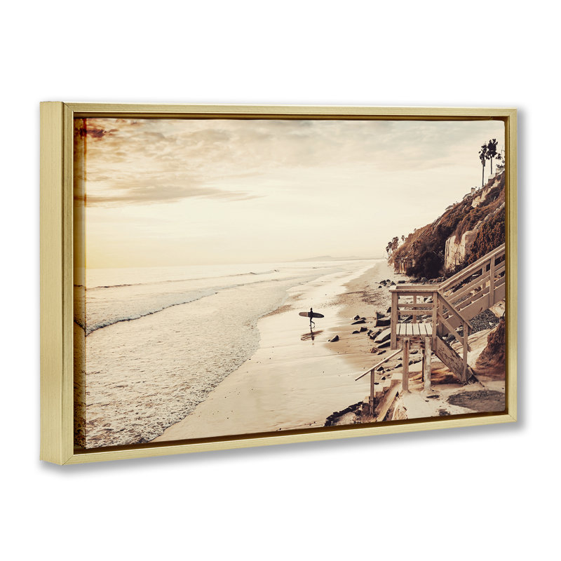 «Sunset & Surf Landscape», toile flottante encadrée dorée par Sissi et Seb, Cadre flottant métallique doré, H 21 po x l 31 po