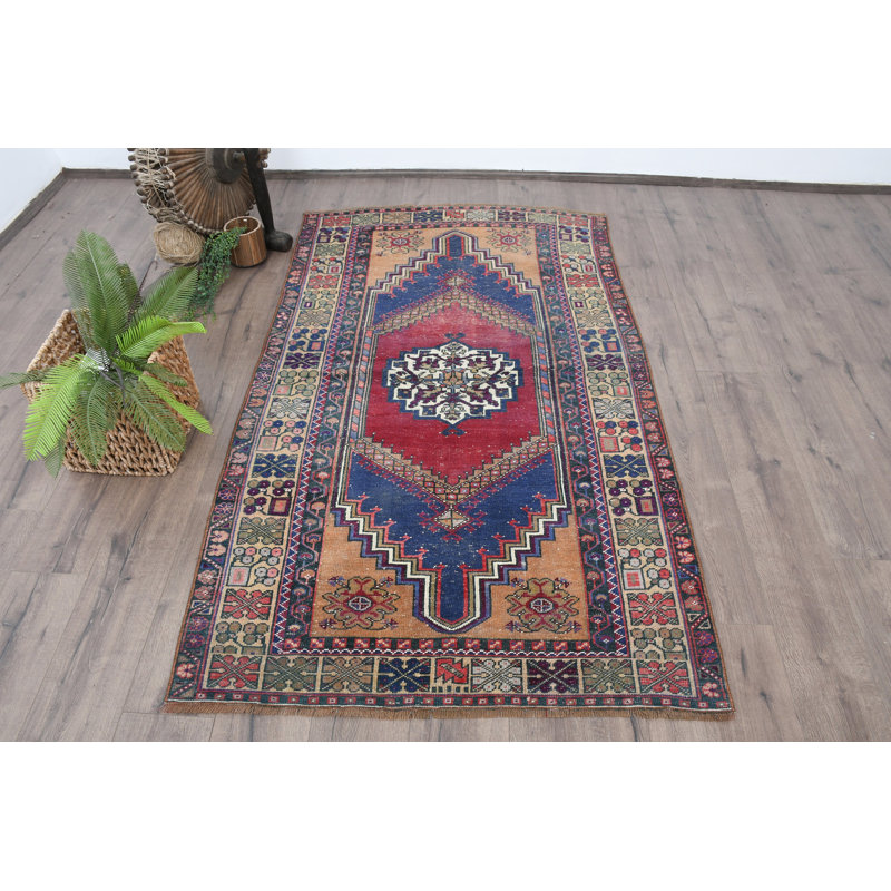 Tapis rouge en patchwork de laine rétro 45,3 x 78 po