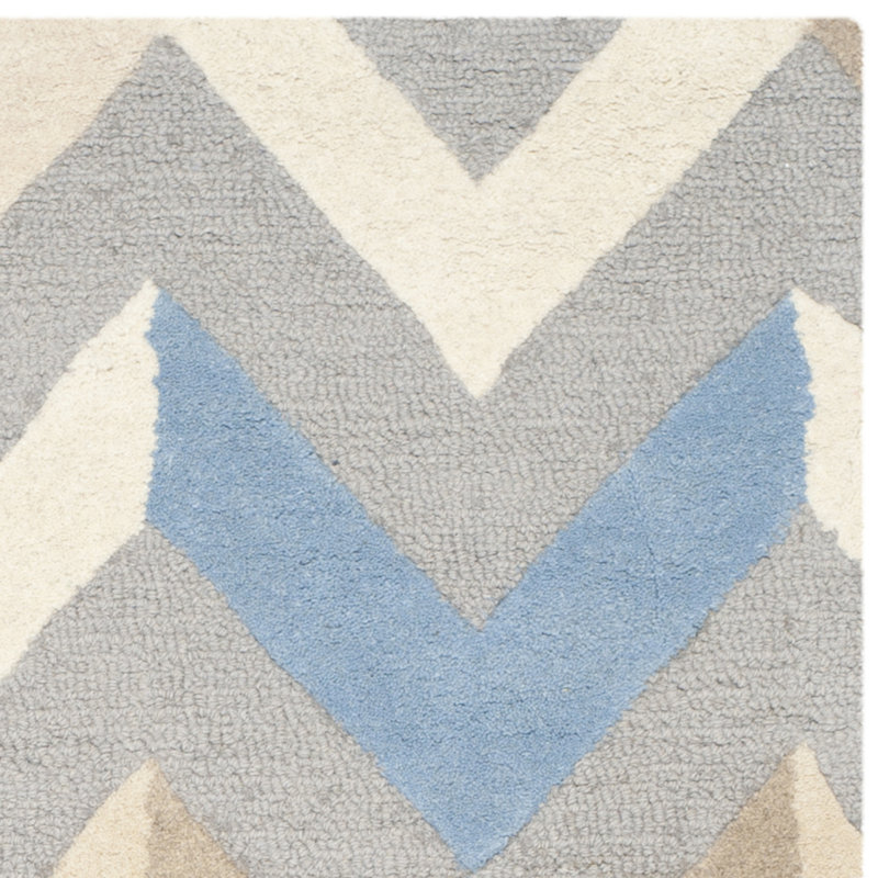 Ivory and Gray Hand-Tufted Wool Chevron Area Rug