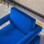 Chaise moderne en velours avec base en acier inoxydable doré bleu, offrant une assise luxueuse et une base solide, poids de 64 lb, chic pour la chambre à coucher