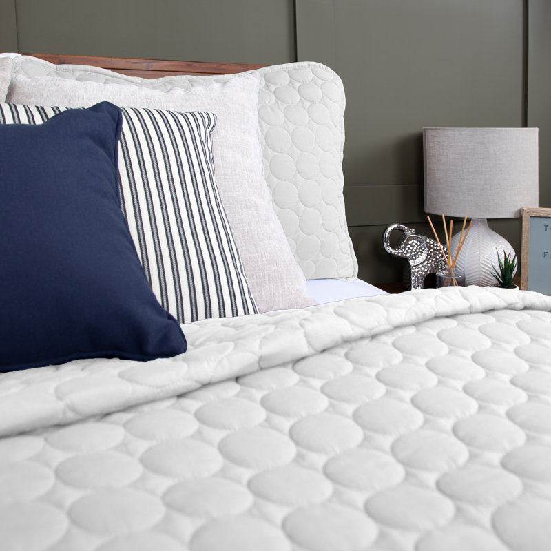 Bright White King Microfiber Quilt Set with Pillow Shams