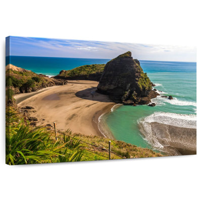 Gillard Piha Rocky Gillard