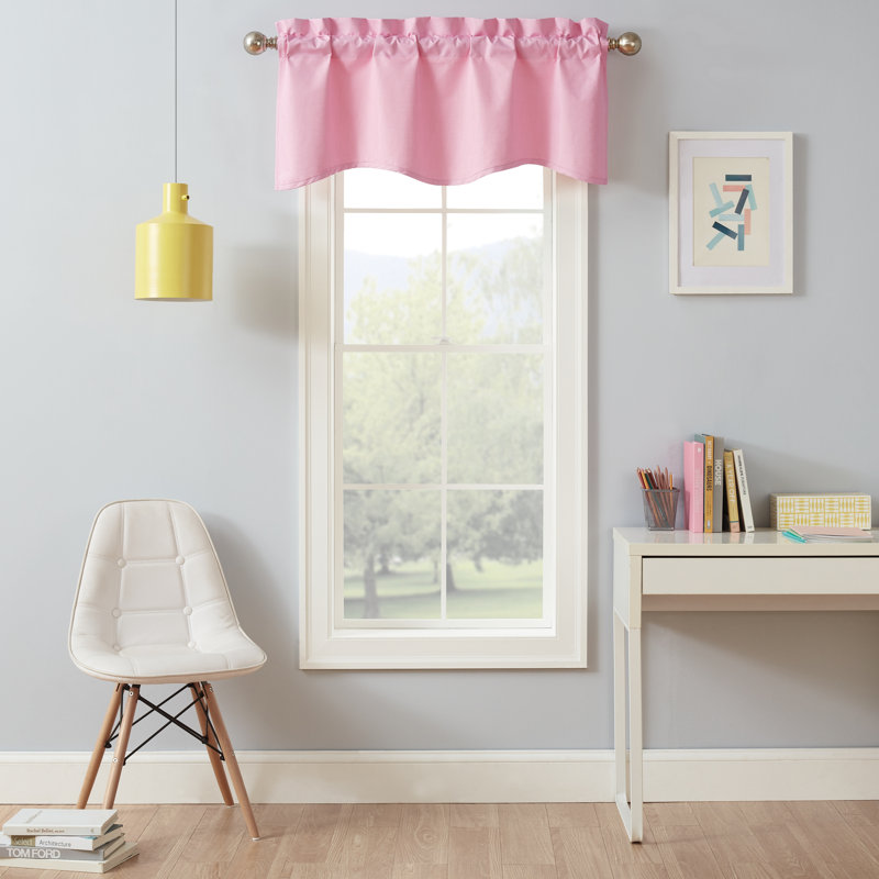 Kendall Scalloped Window Valance, Bouquet