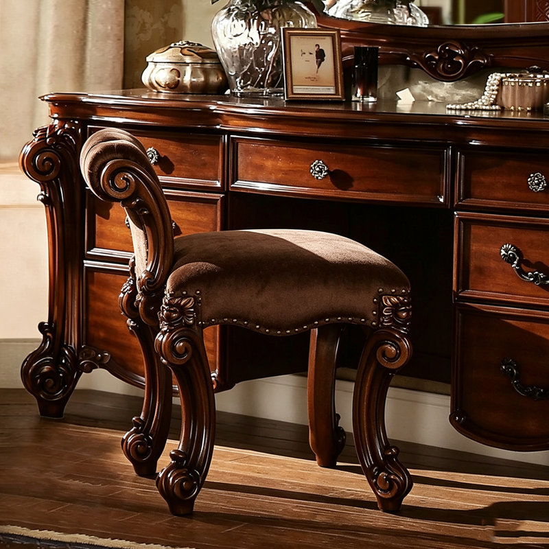Tabouret de coiffeuse Vendôme classique européen 25 po – Dossier sculpté à la main en bois de cerisier avec assise rembourrée en velours et garniture cloutée traditionnelle, siège de coiffeuse de luxe d'antan, sobre et polyvalent