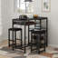 Ensemble de table de bar et chaises avec prise de courant, ensemble de table de pub et chaises pour 2 avec 2 tablettes de rangement-904538285