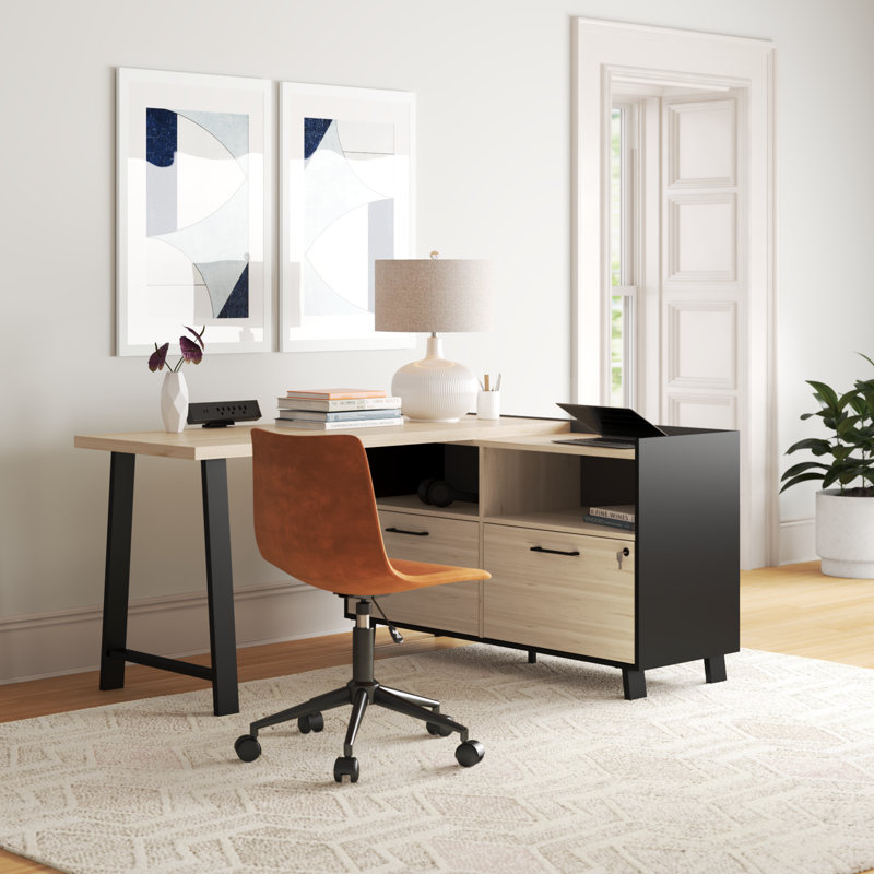 Bureau en L avec prises intégrées Pearsall, Orme pâle