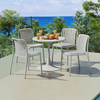 4-Person Outdoor Round Dining Set