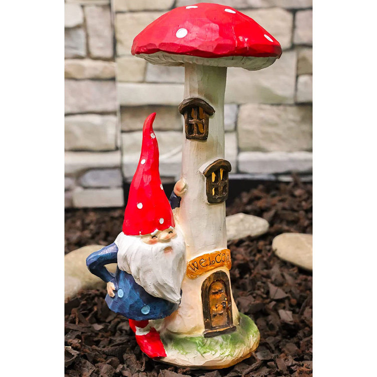 Trinx Elnan gnome debout près d'un champignon crapaud géant - Wayfair Canada