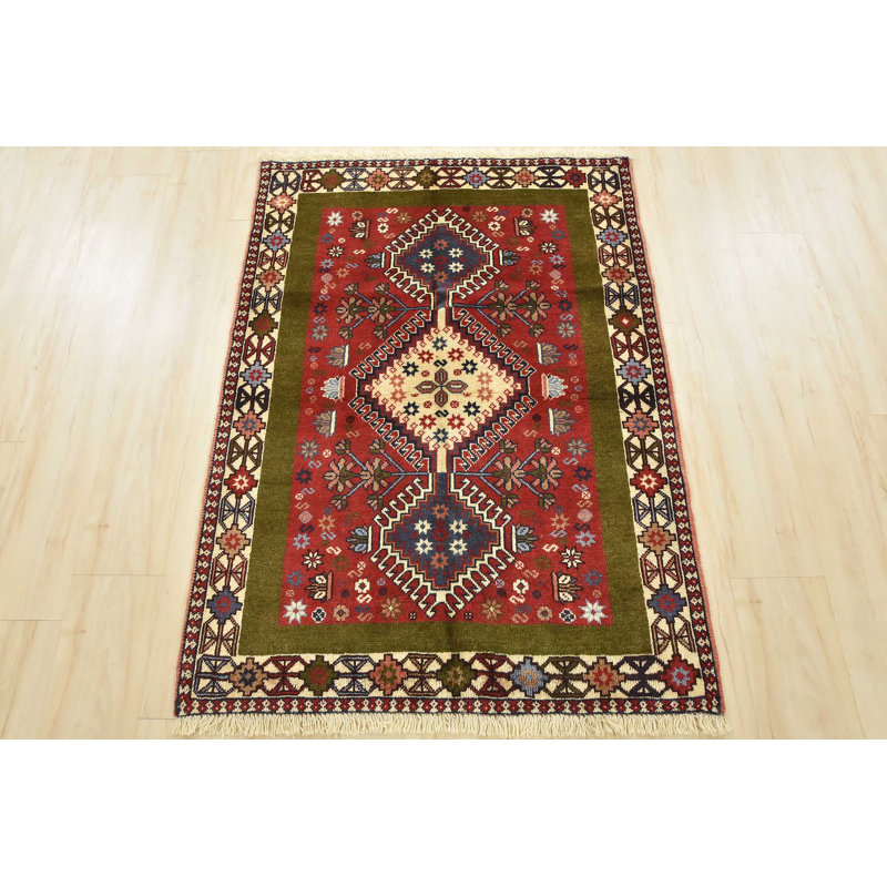 Tapis unique 3 pi 4 po x 4 pi 8 po Feyzi