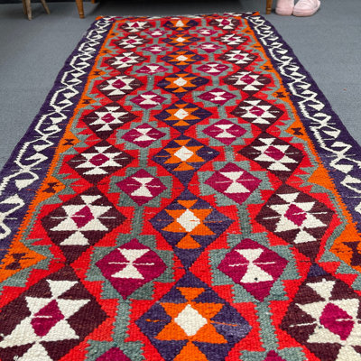 Tapis rouge en laine à motif géométrique 3,1 x 12 pi