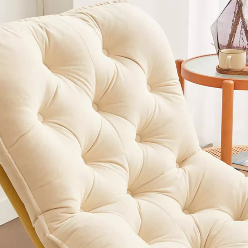 Chaise berçante crème et venteux
