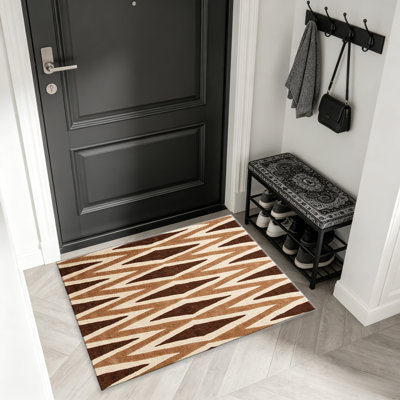 Brown Tribal Diamond carpet-easy to clean, machine-washable, soft and comfortable; suitable for door mats, kitchens, living rooms, bedrooms, corridors, and laundry areas. Easy to clean, durable carpet for home decoration.