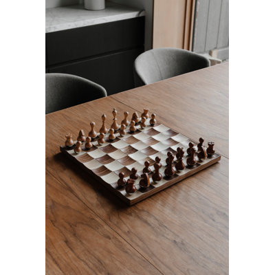 Wobble Chess Set Walnut