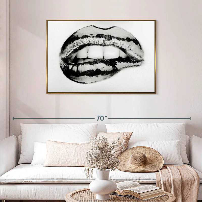 Lèvre mordante monochrome, Cadre flottant doré, 43 po x 29 po
