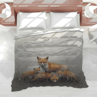 Édredon Family of Red Foxes