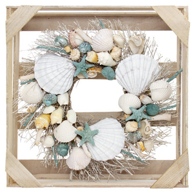 Preserved Shell Shell / Capiz 20'' Wreath