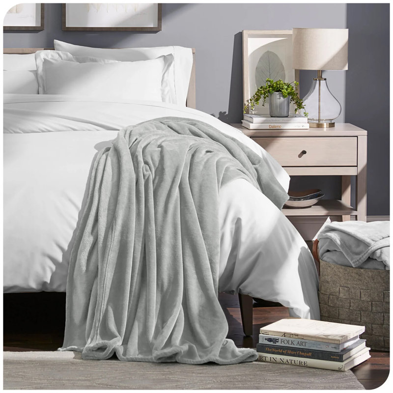 Lacey-Louise 100% Polyester Soft Reversible Mink Faux Plush Fur Fleece Throw/ Blanket, W130 x L150cm, Silver