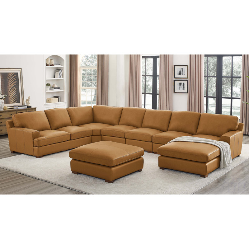 Canapé modulaire en cuir à large assise, parfait pour un confort personnalisable et des espaces de vie élégants.