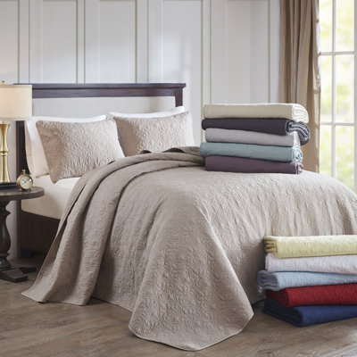 Quebec Reversible Bedspread Set